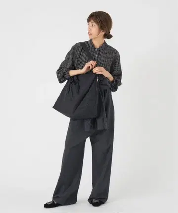 이번 시즌 택 포함 새상품 IENA 도트 퀼트 원숄더 블랙