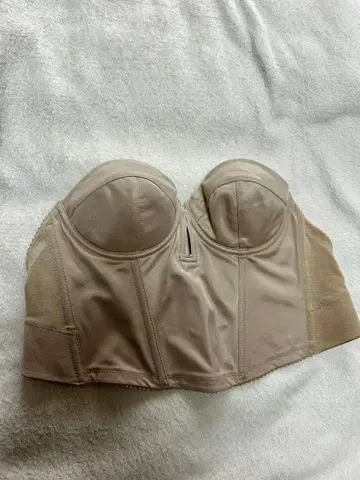 더 트릿 드레싱 브라이덜 이너 베이지