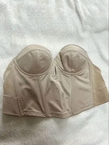 더 트릿 드레싱 브라이덜 이너 베이지