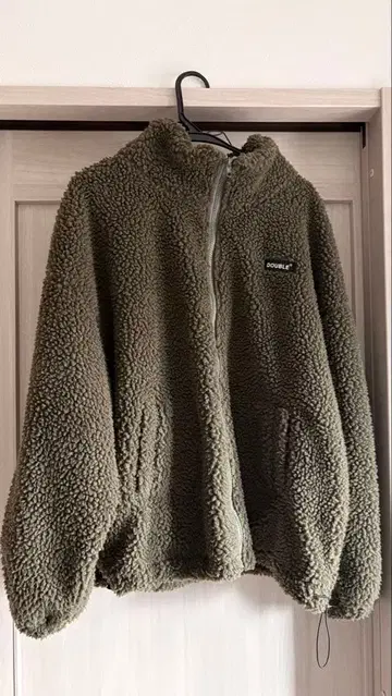 올리브 그린 플리스 자켓
