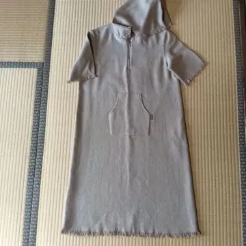 핑크하우스 울 혼방 후드 부착 반팔 원피스