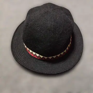 COOTIE 블랙 울 햇 빨간색과 검은색 장식