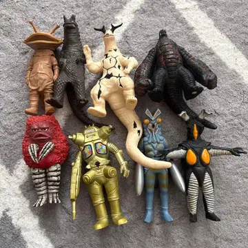 울트라맨 시리즈 괴수 피규어 8체 세트