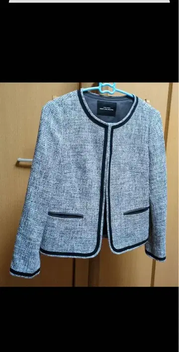 그린 레이블 릴랙싱 노카라 자켓 그레이 계열