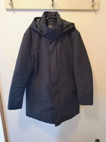 유니클로 하이브리드 다운 코트 S 네이비