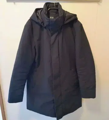 유니클로 하이브리드 다운 코트 S 네이비