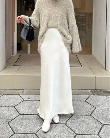 DRESSLAVE 새틴 머메이드 스커트