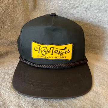 CHALLENGER/KODE TALKERS 캡