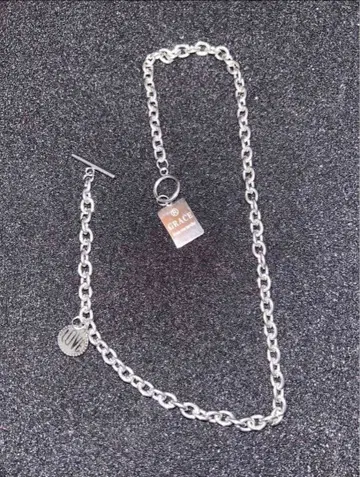 실버 체인 목걸이