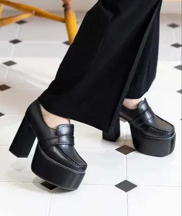 통굽 벌키 로퍼