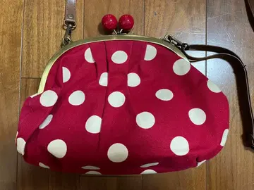 빨간색과 화이트 물방울 패턴 가마구치 숄더백