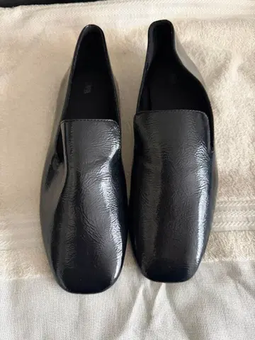 미사용 새상품 ZAPA 블랙 로퍼 40