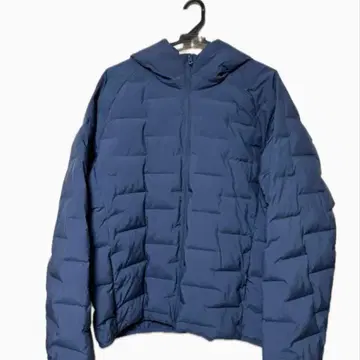 유니클로 퍼프테크 후드티 블루 L 사이즈