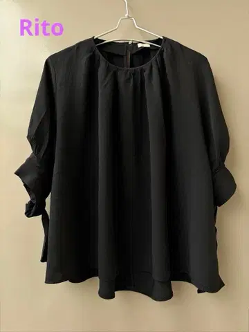 rito 블랙의 5부 소매 블라우스