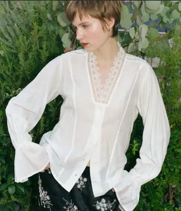 자수 장식 화이트 셔츠 긴팔 yae 미사용 새상품