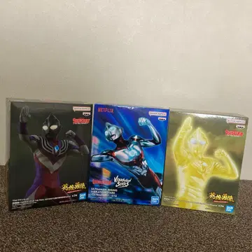 울트라맨 티가 피규어 3체 세트