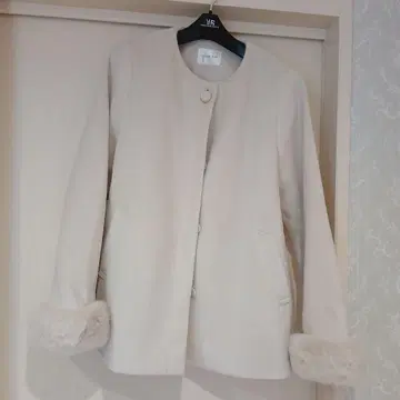 허니즈 LACIER 노카라 자켓 S/M 크림