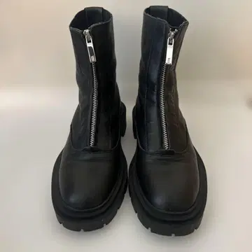 연말 31일 발송 가능. ZARA 블랙 통굽 지퍼 부츠