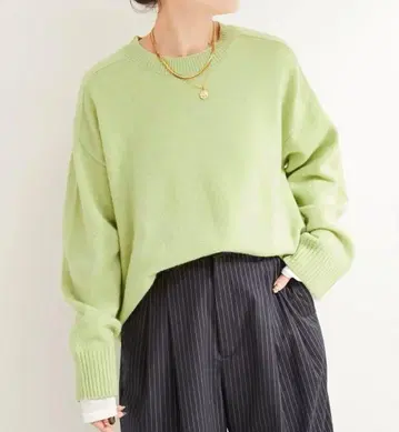 거의 새상품 SIMPLICITE 7G 울 천축 크루넥 풀오버