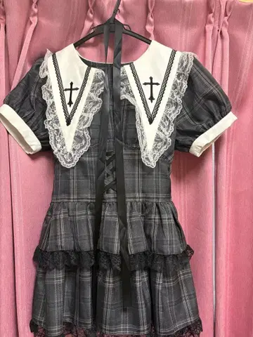 MARS 크로스 자수 3단 프릴 셋업 2점 SET 반팔