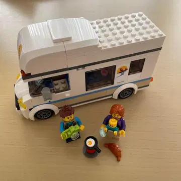LEGO 60283 시티 홀리데이 캠핑카