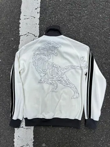 오니츠카타이거 미견호랑이 트랙 자켓 자수