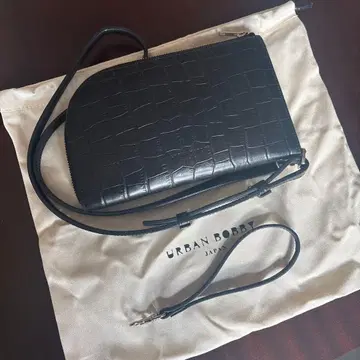 URBAN BOBBY 블랙 숄더백