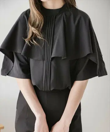 루일 에 부티크 핀턱 케이프 스탠드 카라 블라우스