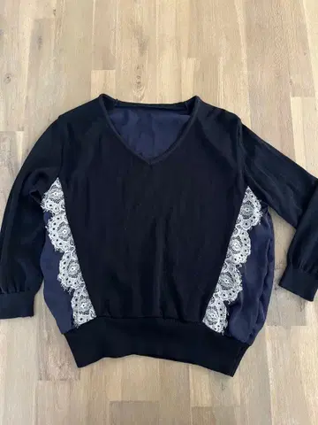 네이비 이소재 레이스 접촉 냉감 니트 5부 소매