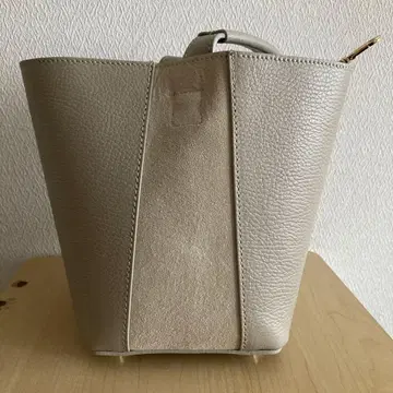 베이지 토트형 숄더백