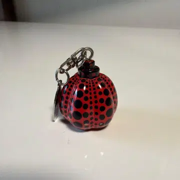 쿠사마 야요이 키링 호박 빨간색과 검정색