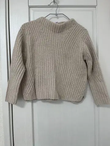 martinique ( 마르티니크 ) 하이넥 니트 풀오버 베이지