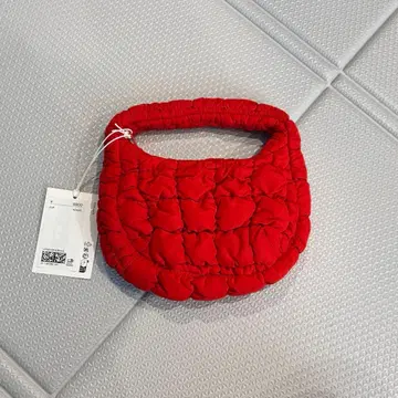 COS 퀼트 마이크로 미니백 빨간색 미사용 새상품