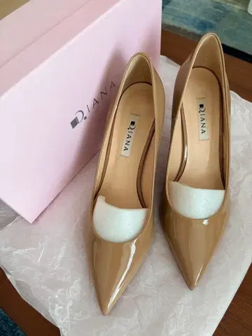 DIANA 베이지 펌프스