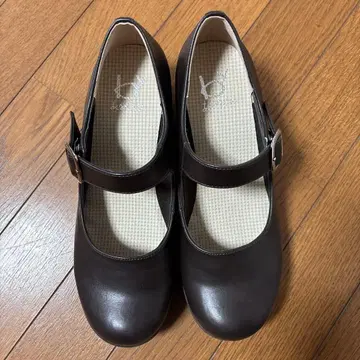 키다리 아저씨 bY 다크 브라운 스트랩 펌프스 24.5cm