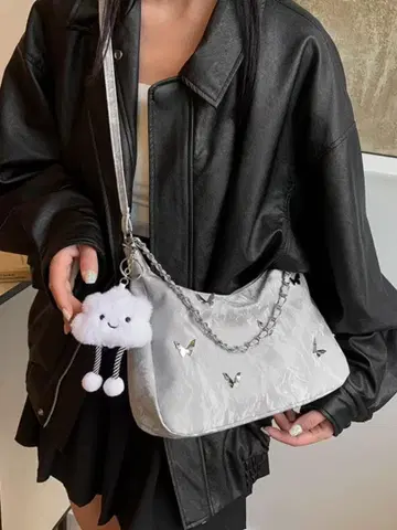 나비 자수 그레이 메신저 백