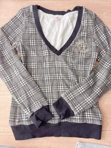 리즈리사돌 상의