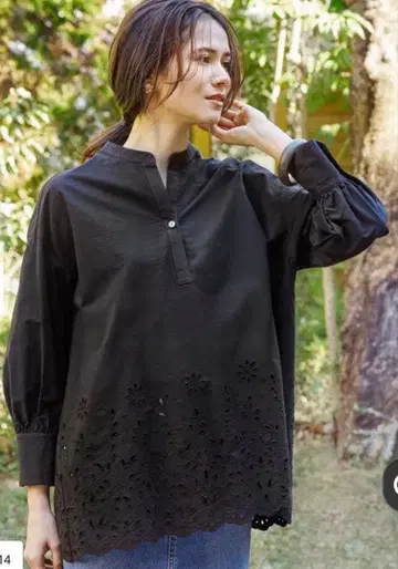 [ 새상품급 ] 23구 플라워 자수 블라우스 블랙 44