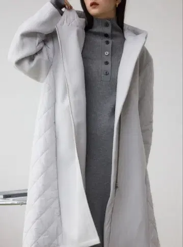 [ 새상품 ] 아즈르byMOUSSY 이소재 절개 퀼팅 롱 코트