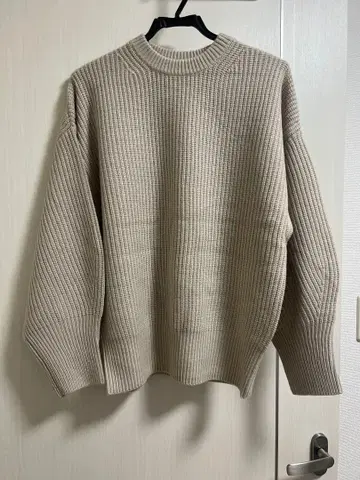 택 없는 새상품 Mila Owen 리브 니트 아이보리