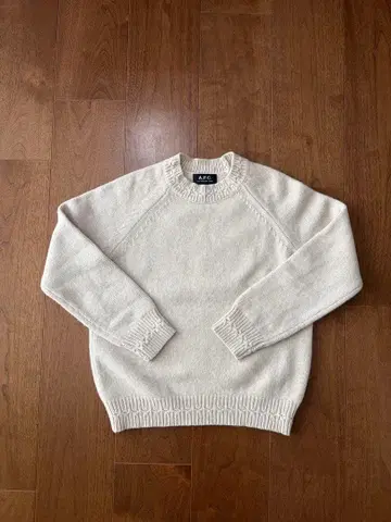 A.P.C. 화이트 크루넥 스웨터