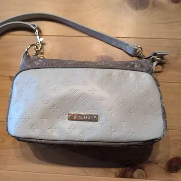 새상품 russet 화이트 숄더백