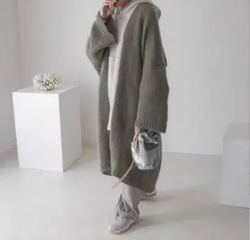 ARGUE 키드 모헤어 롱 이지 가운