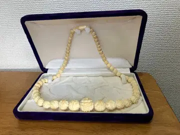 아이보리 조각 목걸이 케이스 포함