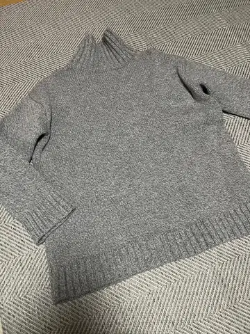 에이톤 성근 울 니트 그레이