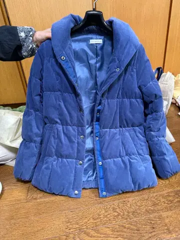 a.v.v standard 다운 자켓 파랑