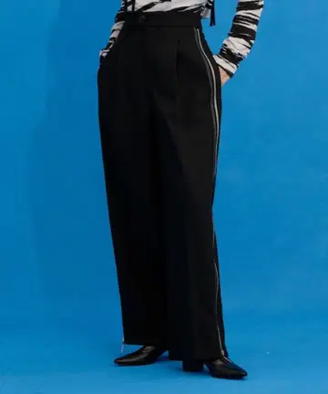 UNITED TOKYO 네이트 사이드 라인 팬츠 블랙