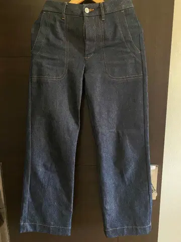 새상품급 APC 스트레이트 데님