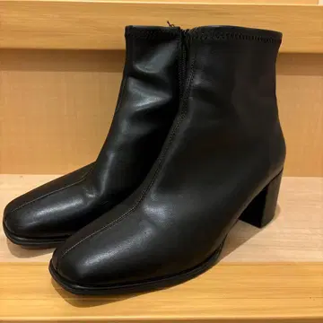 Heather 블랙 가죽 지퍼 부츠