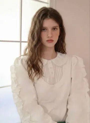 리틀 월드 화이트 원피스